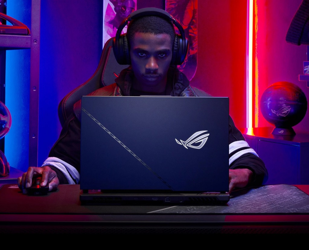 ASUS ROG Strix SCAR 17 X3D в ДНР